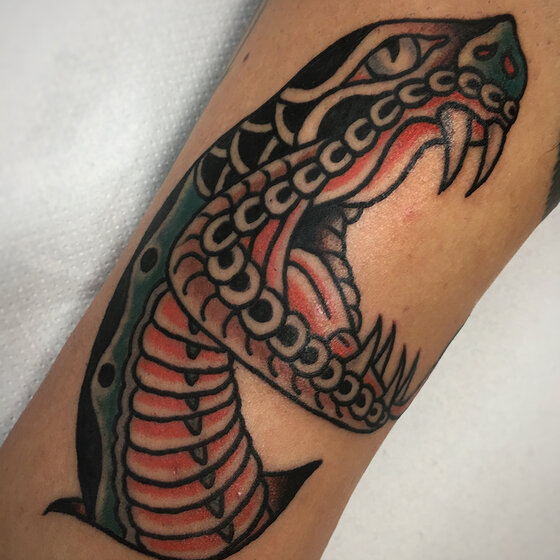 tatuaggio tradizionale serpente