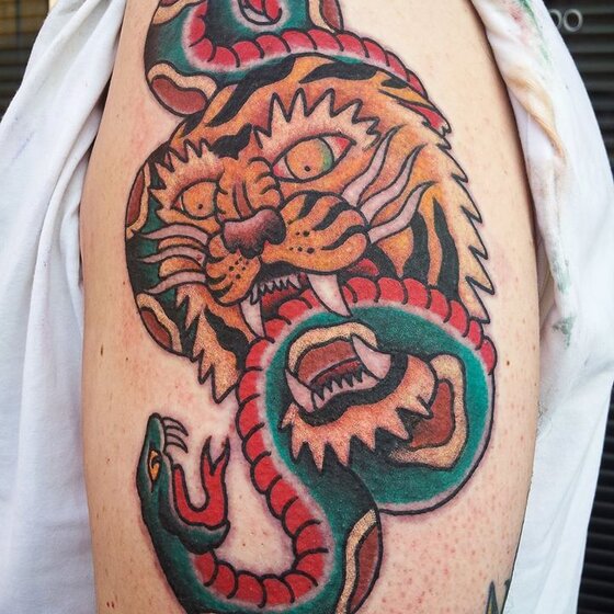 tatuaggio tigre e serpente colori