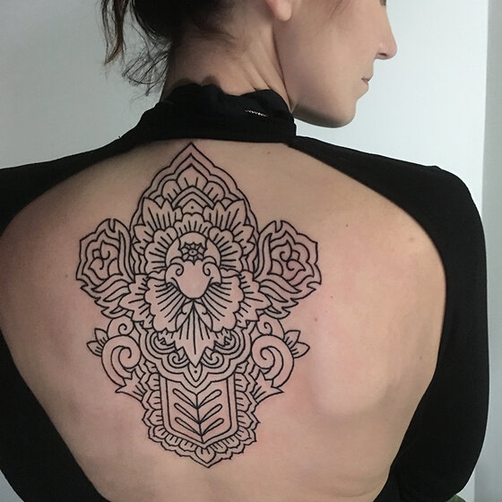 tatuaggio schiena donna